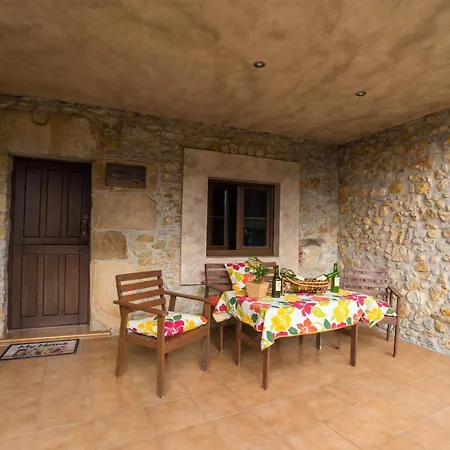 Townhouse. La Casina De Cués. Centro De Asturias Сasa de vacaciones Espiniella