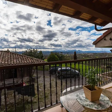 Townhouse. La Casina De Cués. Centro De Asturias